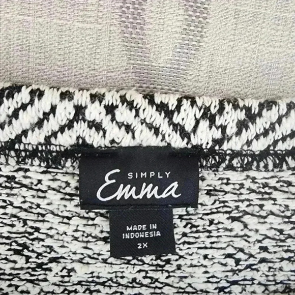 Simply Emma Pattern Textured Wide Sleeve Blouse 2X - Picture 6 of 9